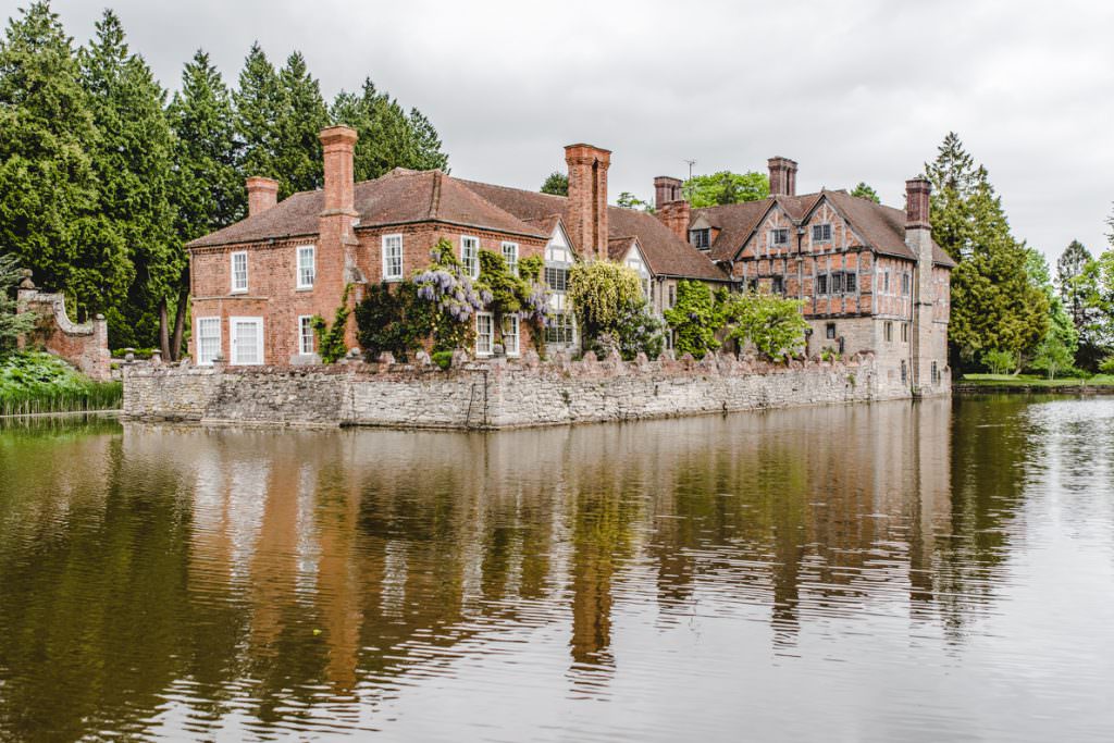 historical Gloucestershire wedding venue