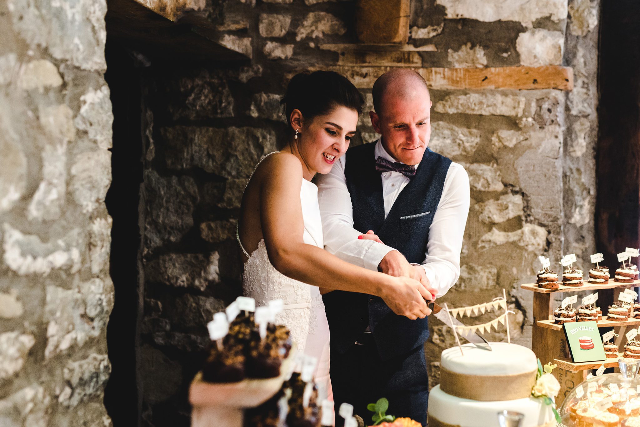 priston mill cake cutting with a big knife