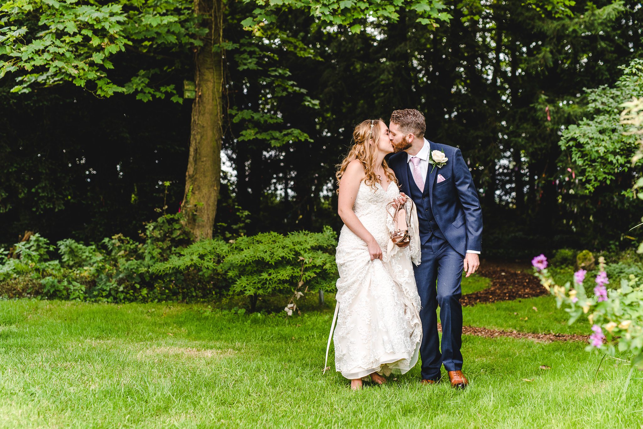 Natural wedding photography in Gloucestershire