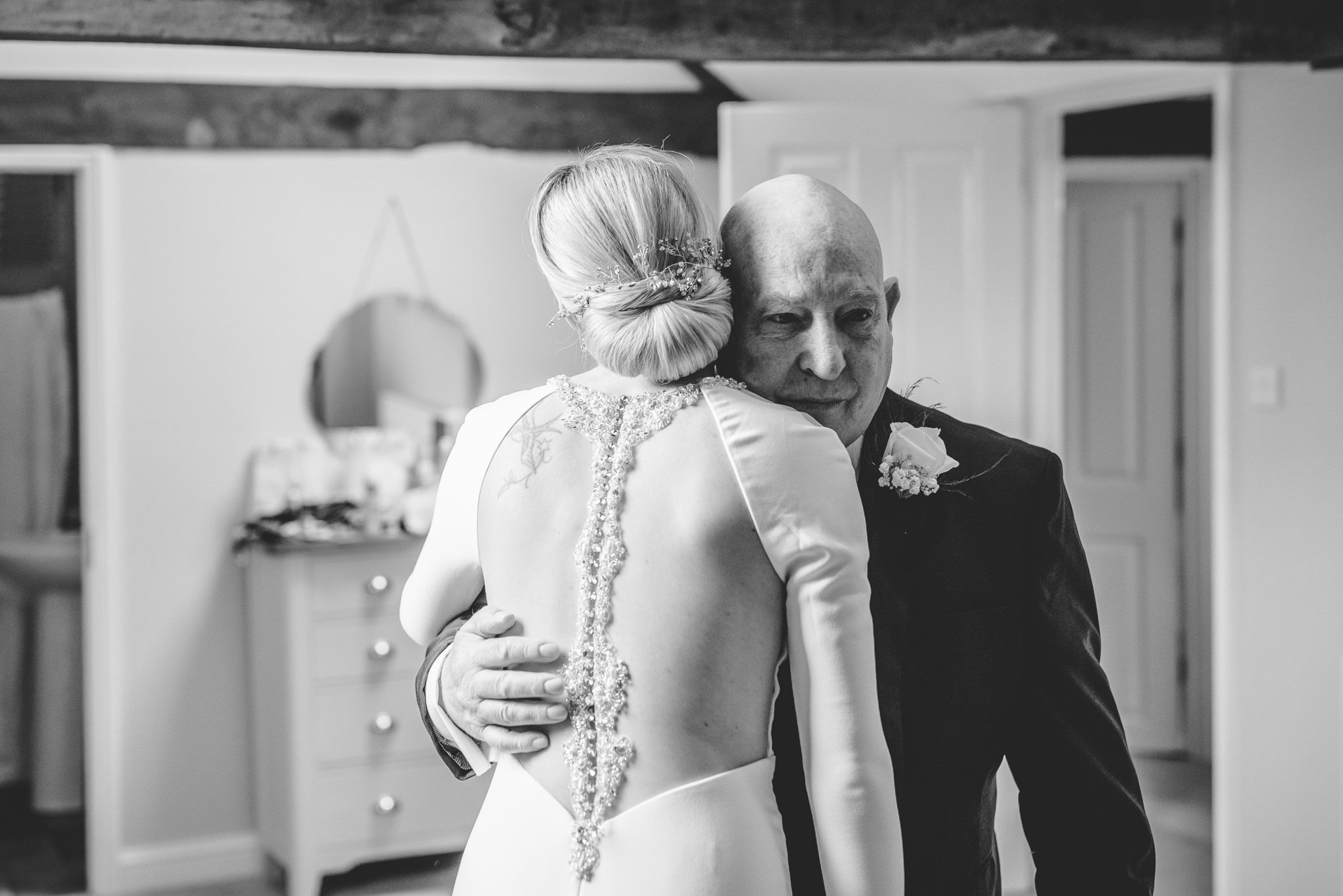 A first look with a bride and her father