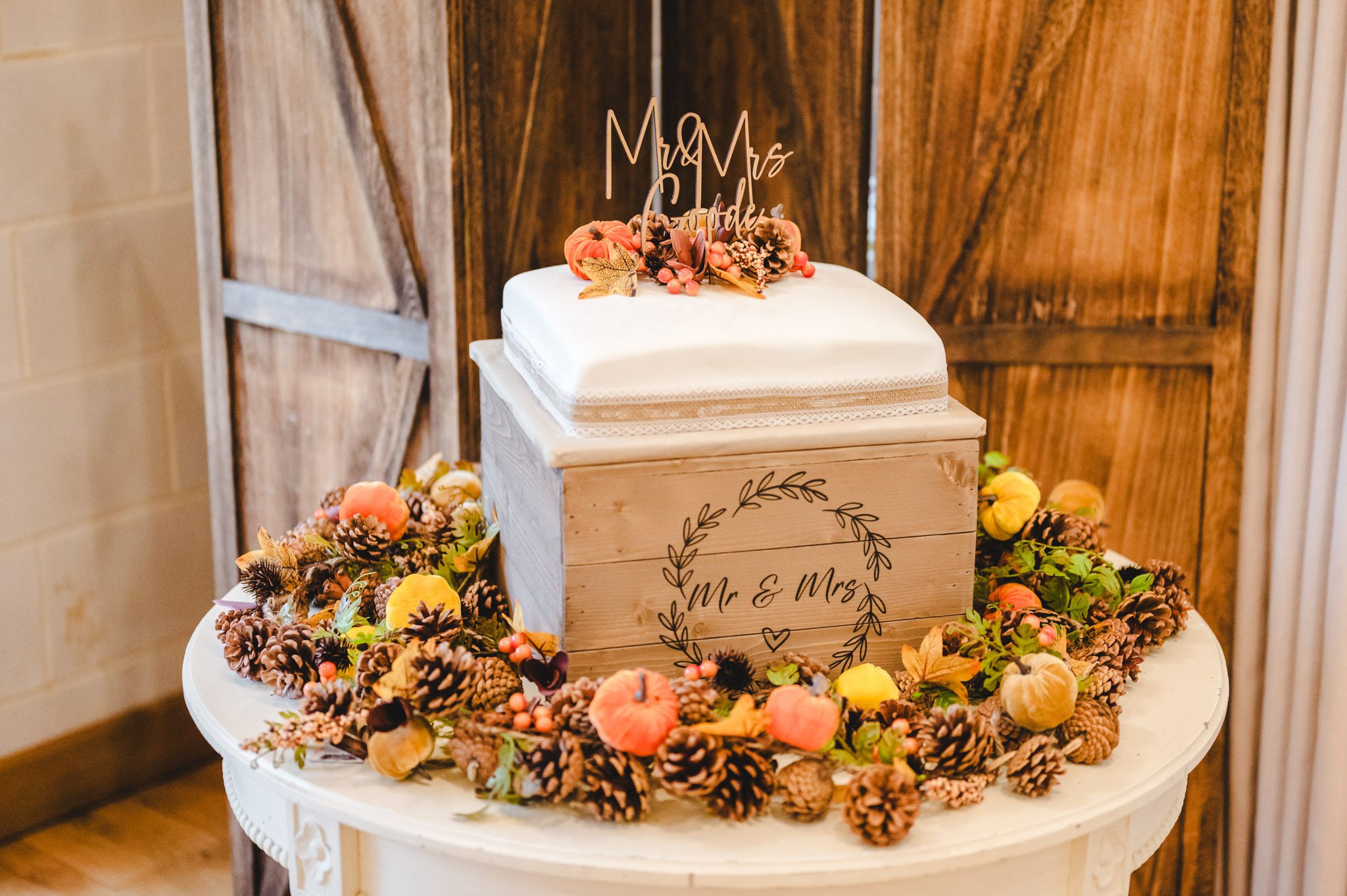 Rustic autumn wedding cake