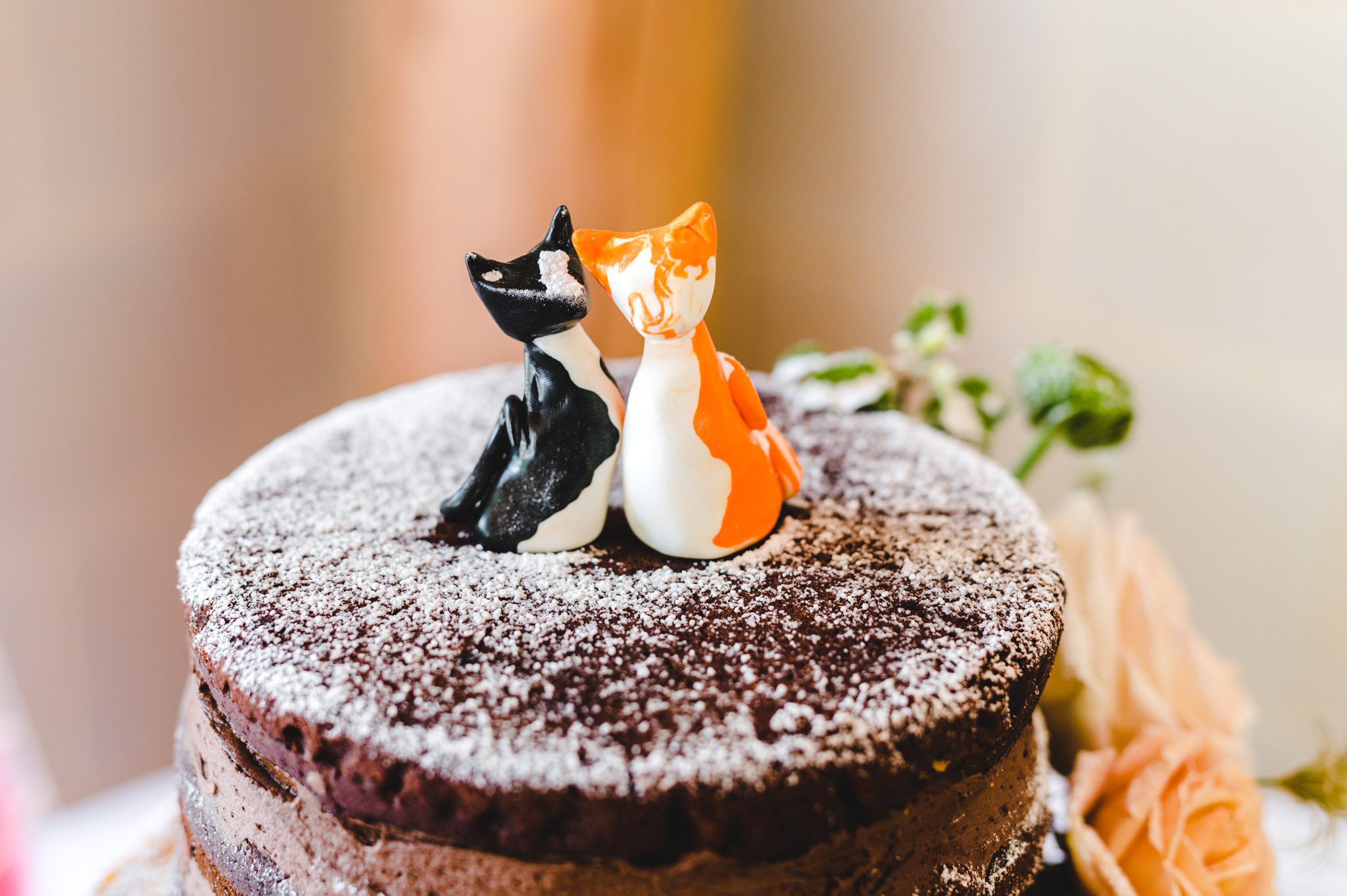 Feline-inspired cake topper